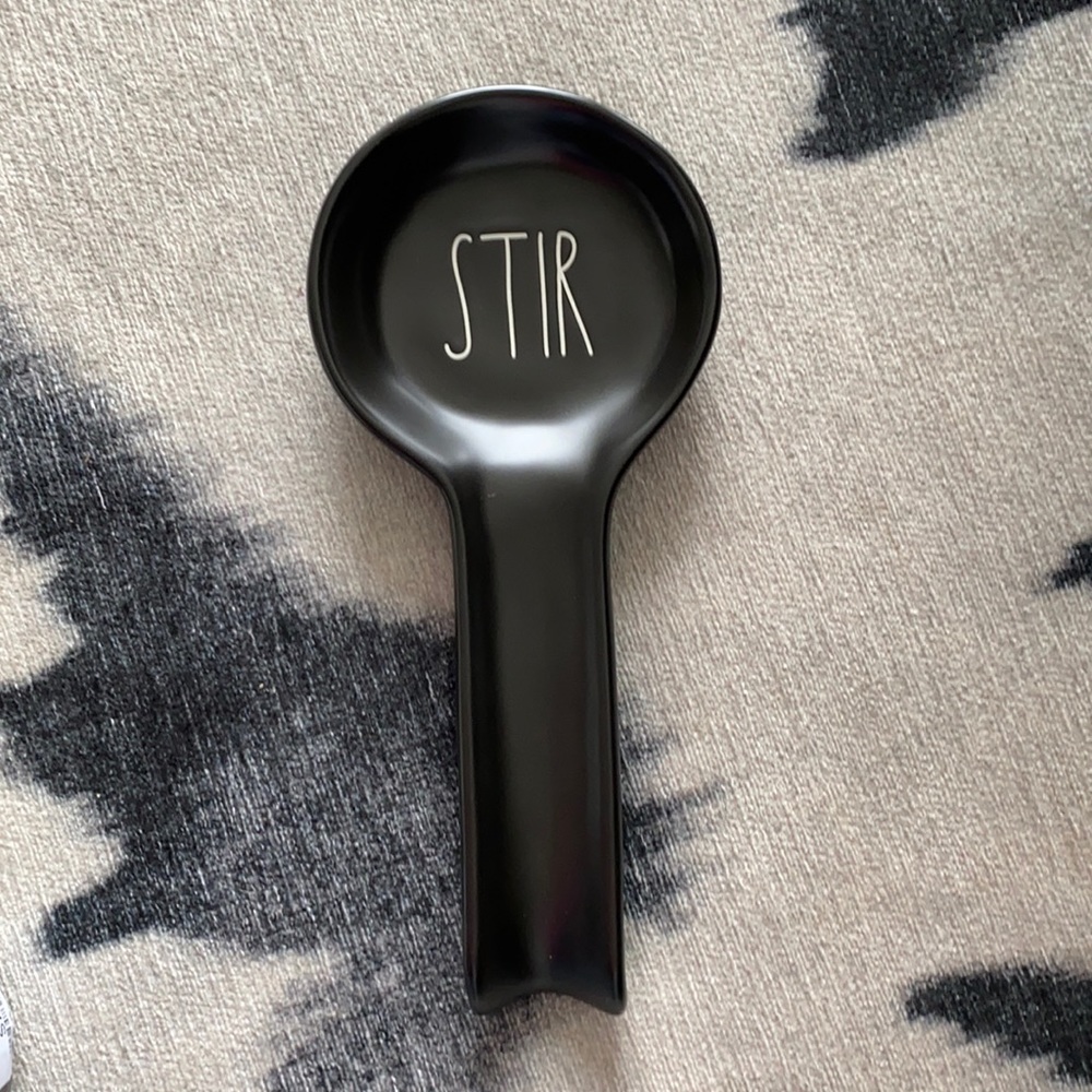 NWT Rae Dunn Black “Stir” Spoon rest
